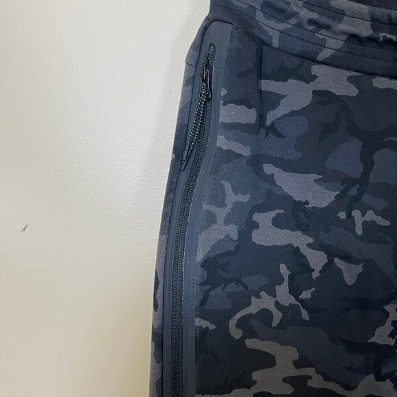 Nike Tech Fleece Camo Jogger Sweatpants - Men's Size M - Gray Black - Picture 2 of 10
